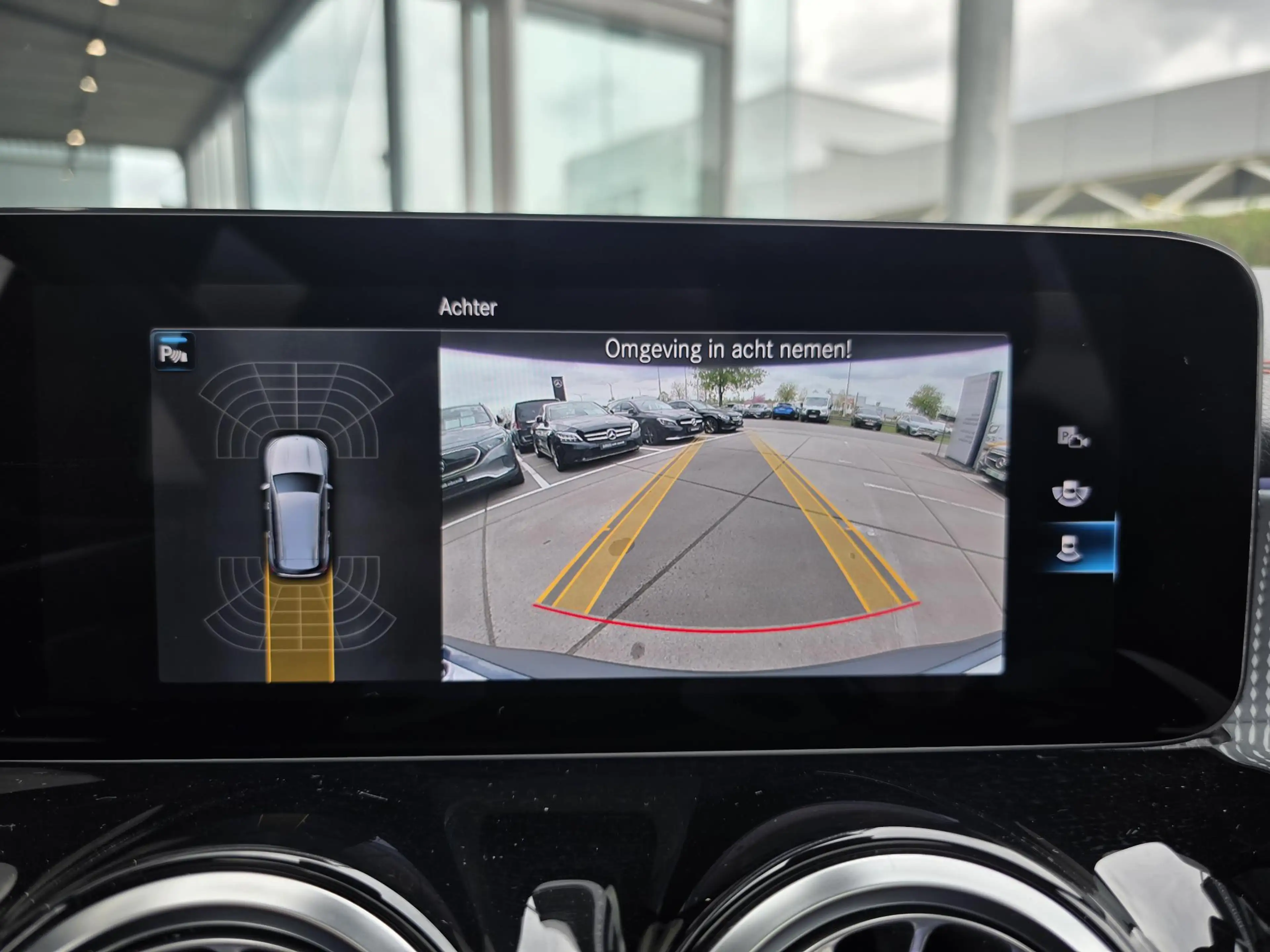 Mercedes-Benz EQB 300 4MATIC AMG Line 300 4MATIC AMG Line — photo 7