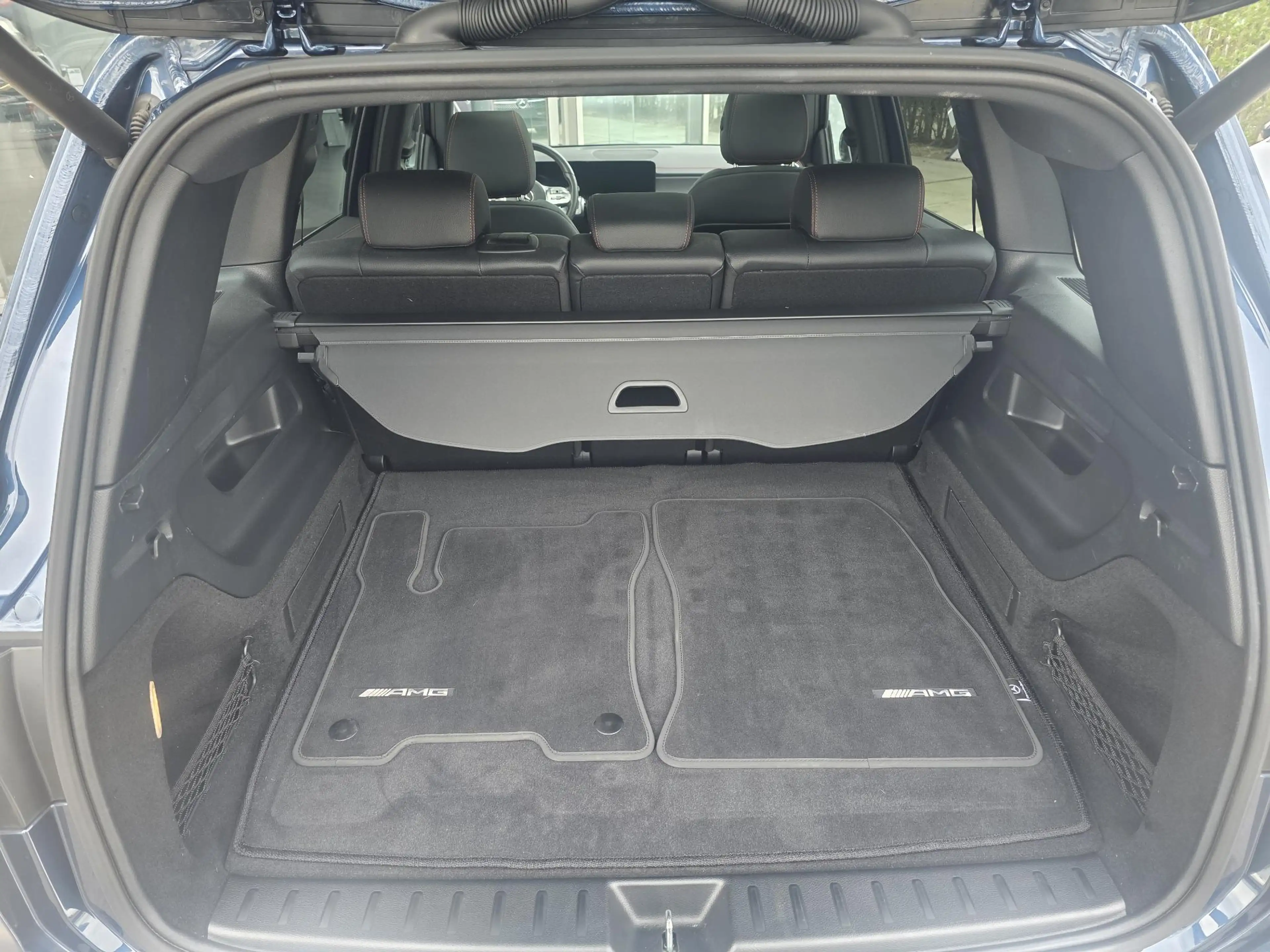Mercedes-Benz EQB 300 4MATIC AMG Line 300 4MATIC AMG Line — photo 12
