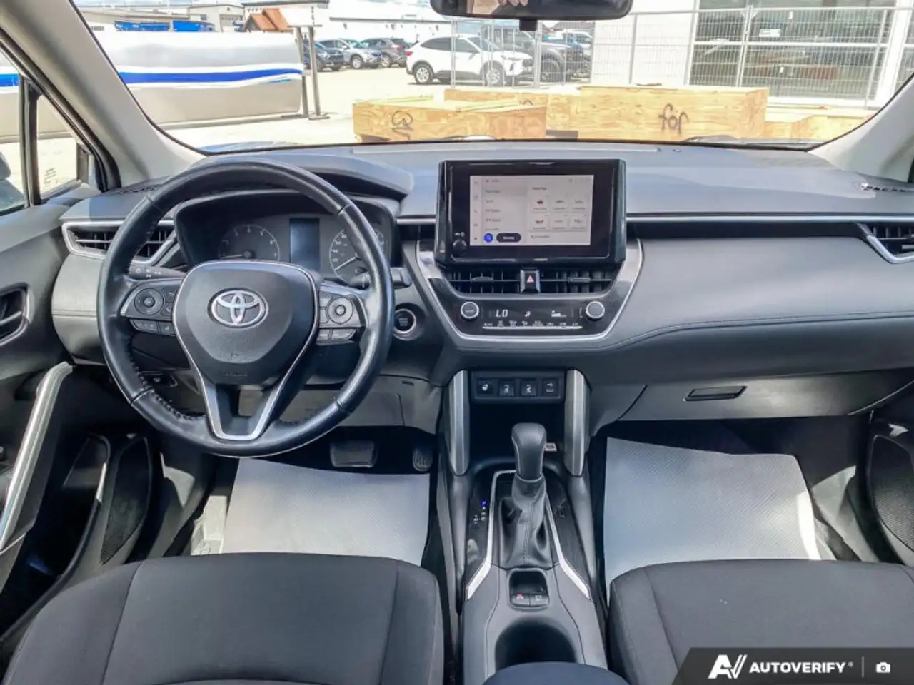 Toyota Corolla Cross снимка Toyota Corolla Cross