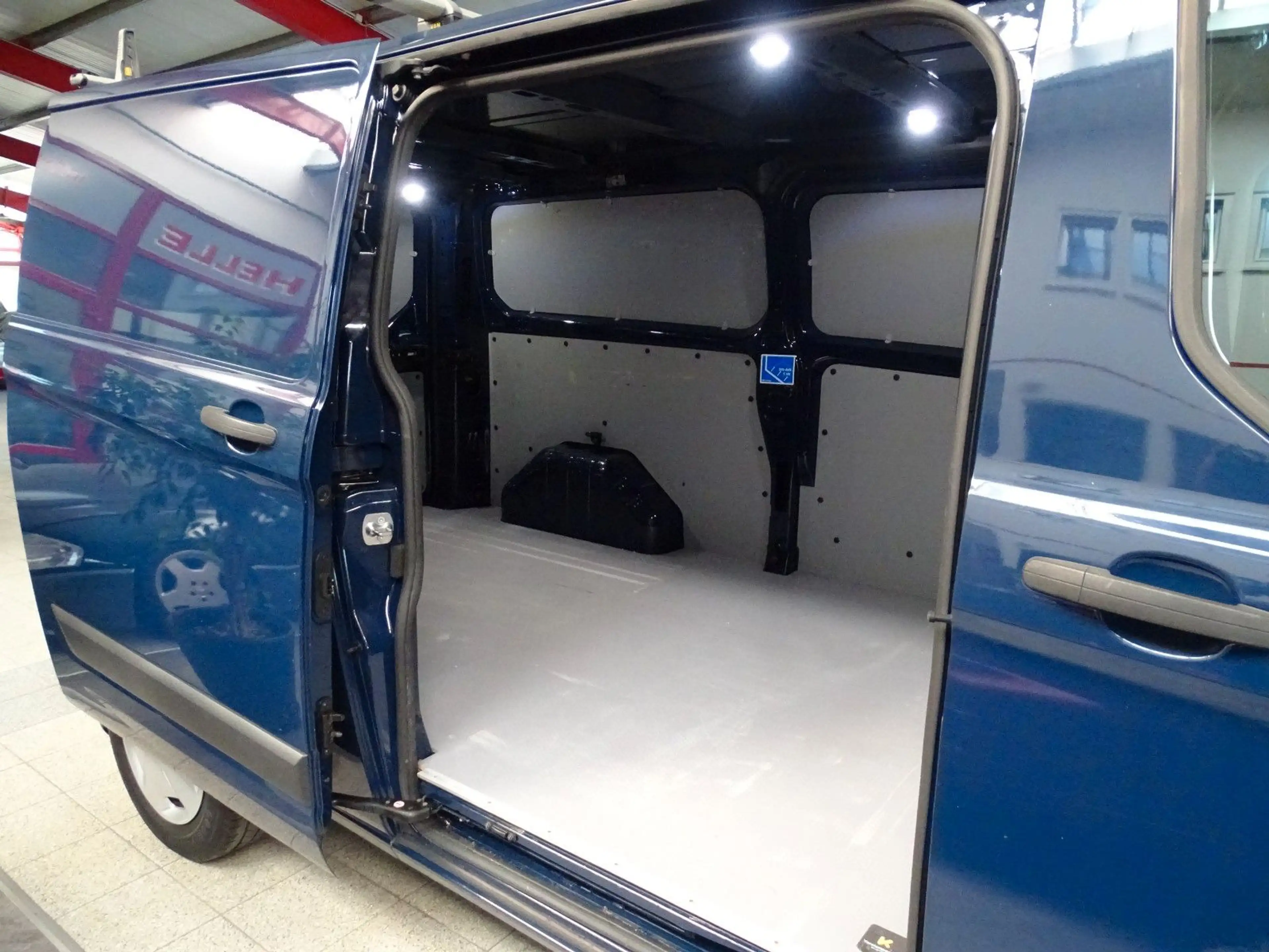 Ford Transit Custom Kasten 300 L2H1 Trend*AHK+STHZ — photo 8