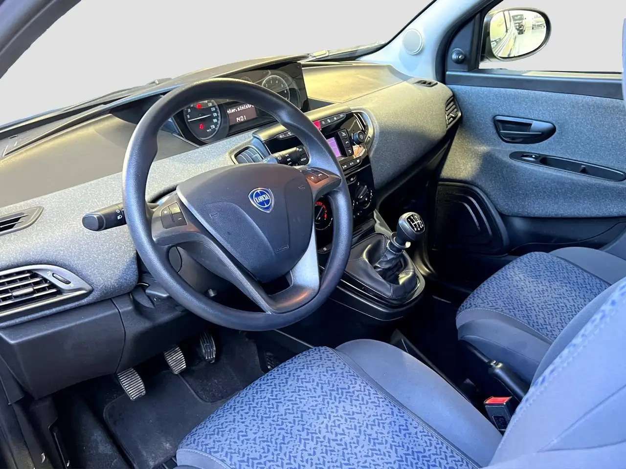 Lancia Ypsilon 2022 — фото 9