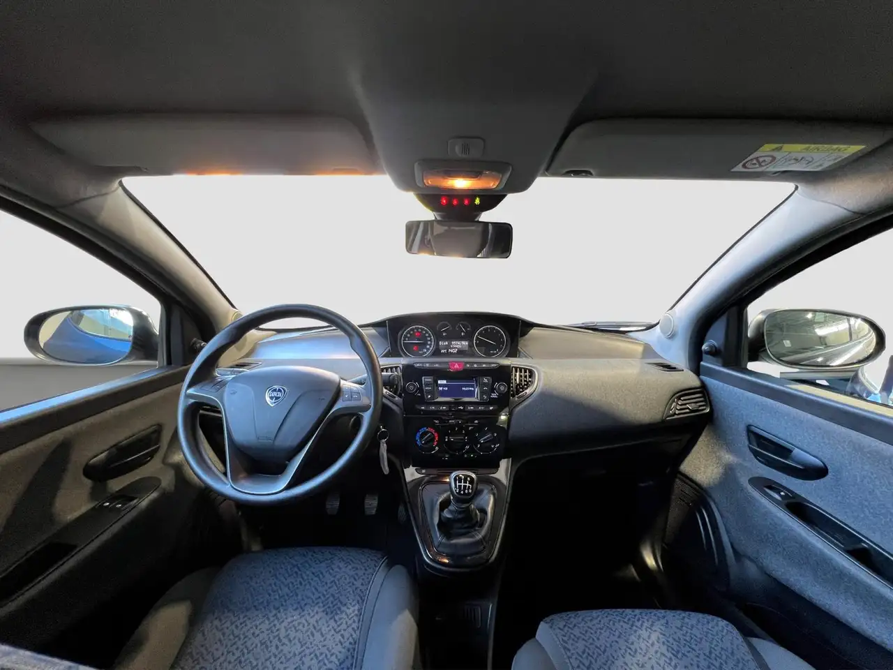 Lancia Ypsilon 2022 — фото 10