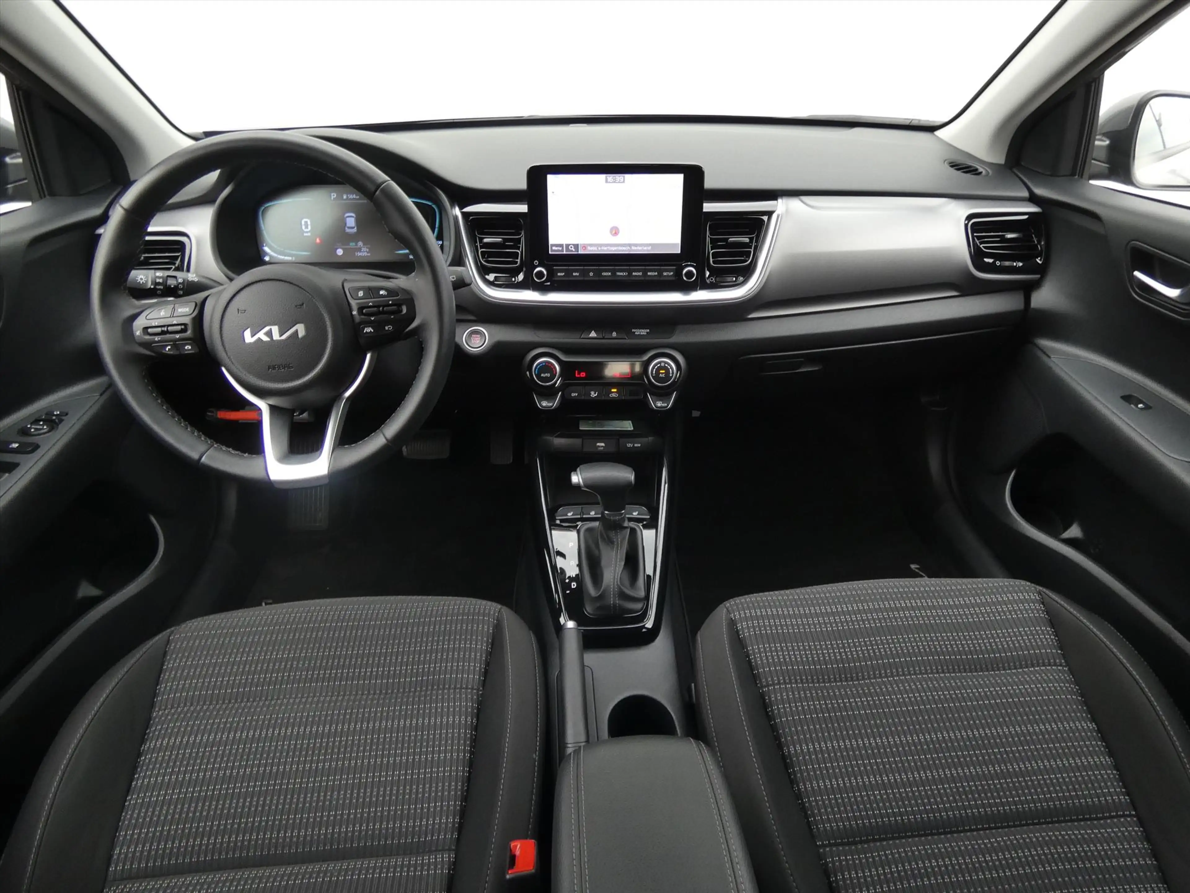 Kia Stonic 1.0 T-GDi MHEV 100pk DCT7 DynamicPlusLine — photo 12