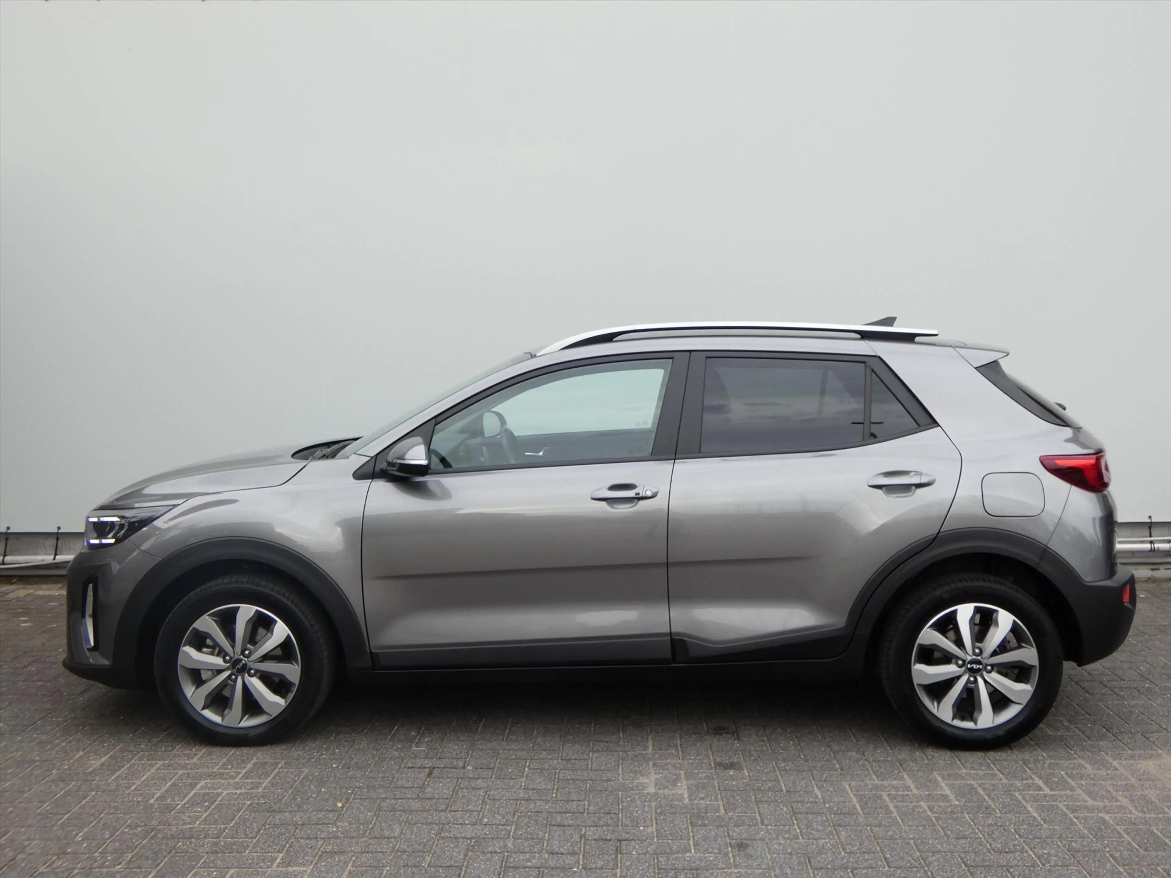 Kia Stonic 1.0 T-GDi MHEV 100pk DCT7 DynamicPlusLine — photo 8