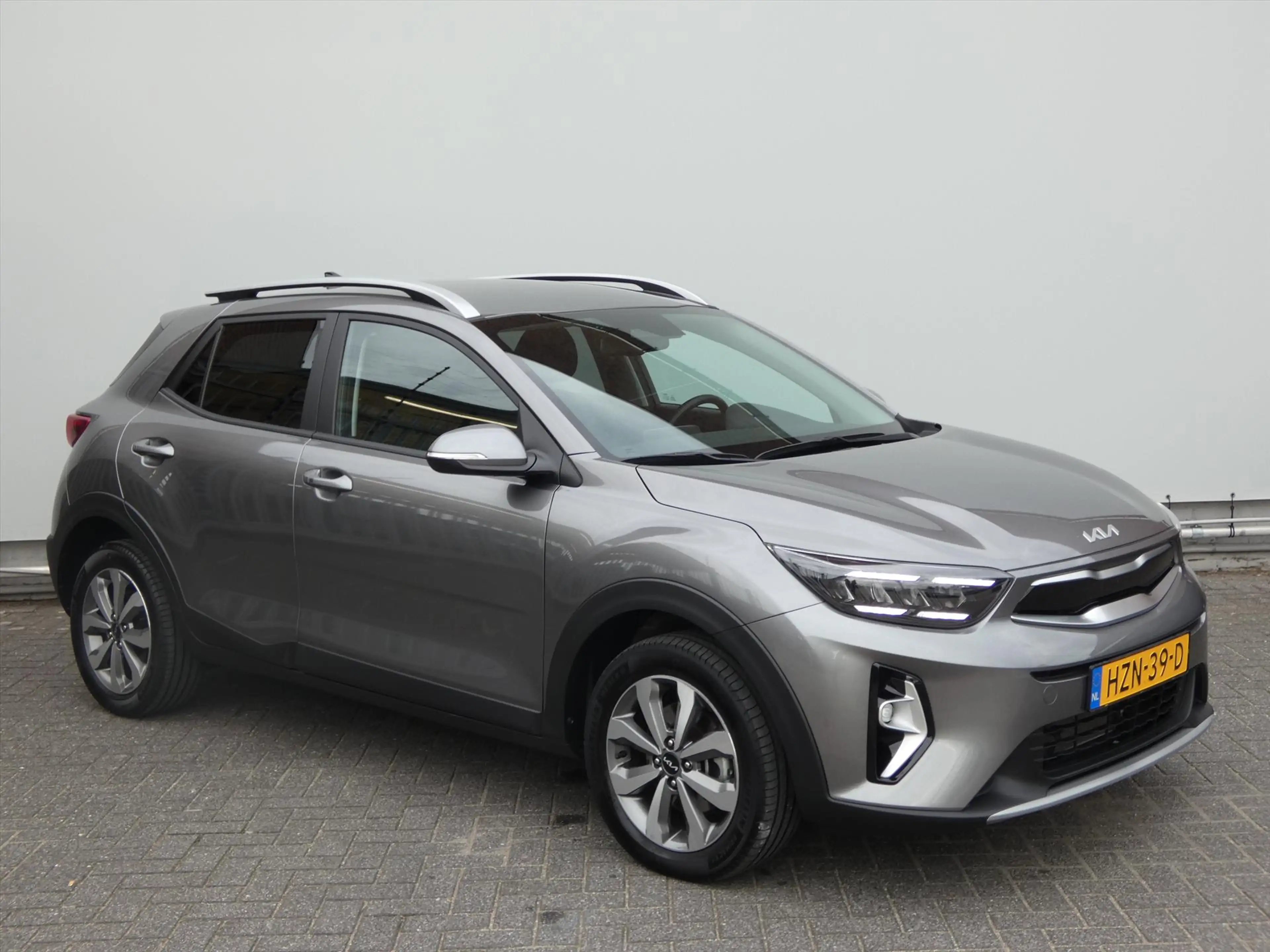 Kia Stonic 1.0 T-GDi MHEV 100pk DCT7 DynamicPlusLine — photo 3