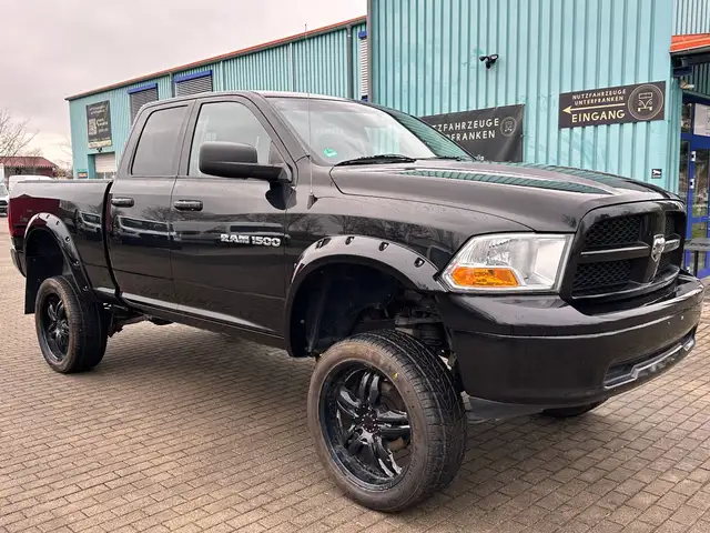 Dodge RAM 1500SLT QUAD CAB 4x4/MOTORSCHADEN-DREHT NOCH