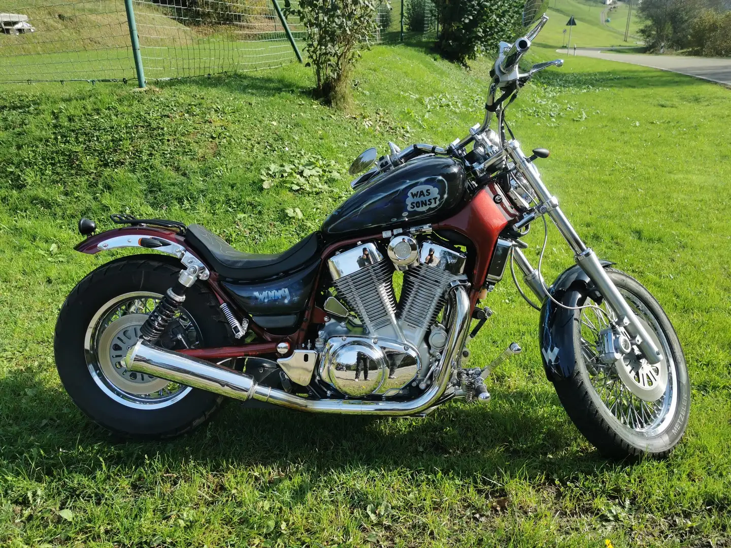 Suzuki VS 1400 Intruder VS 1400, Bobberstyle Noir - 1