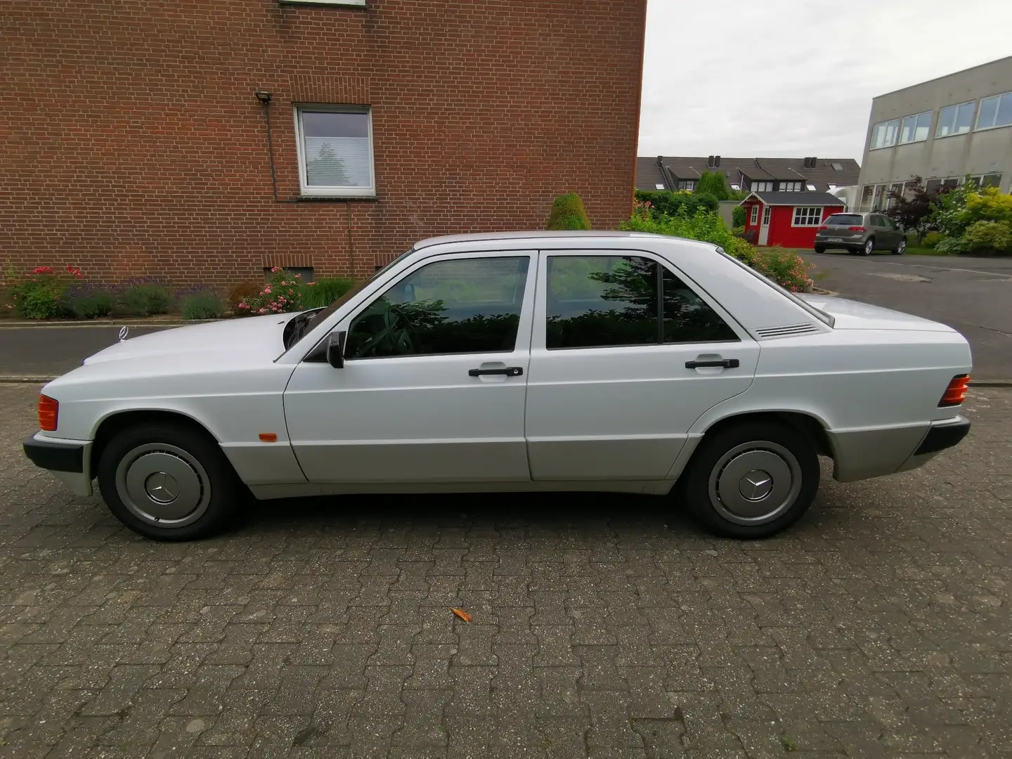 Mercedes-Benz 190 E 1.8 2.Hand , Erstlack, rostfrei Weiß - 2