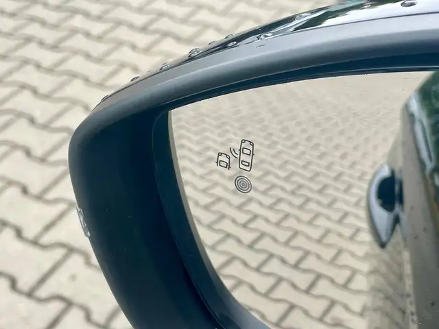 Opel Corsa view 9