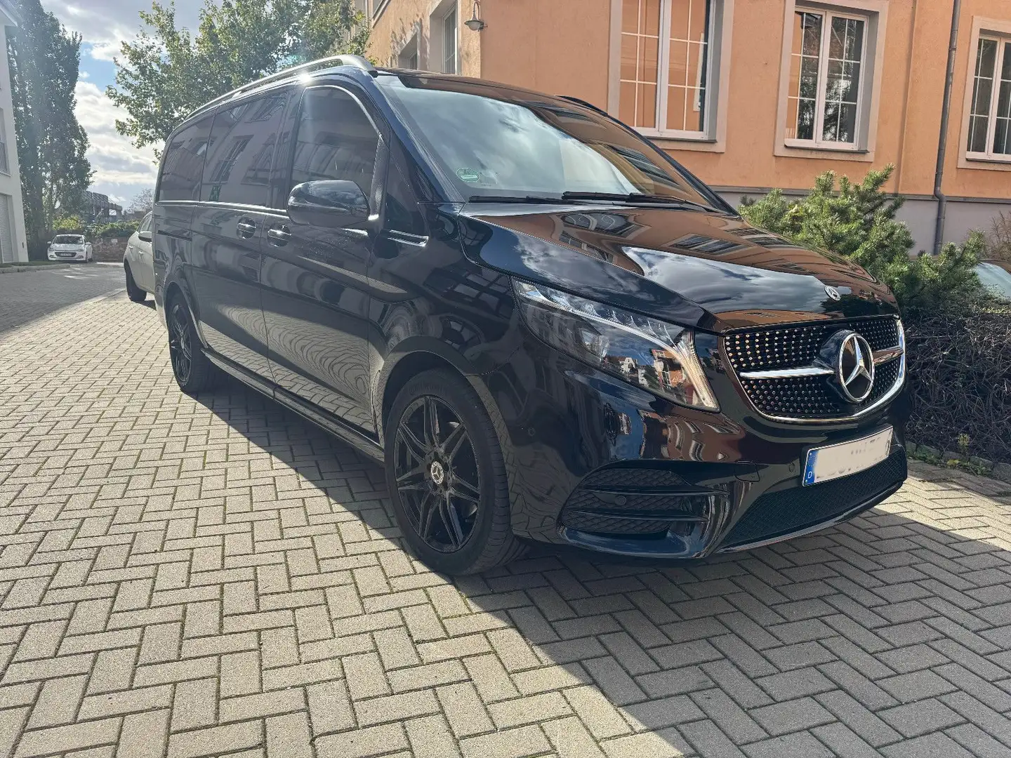 Mercedes-Benz V 300 d lang Exclusive Edition 4matic Schwarz - 1