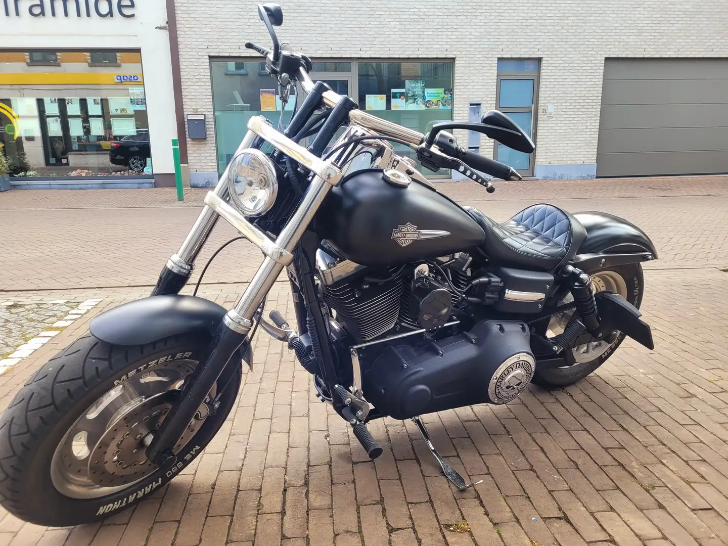 Harley-Davidson Dyna Fat Bob Negro - 2