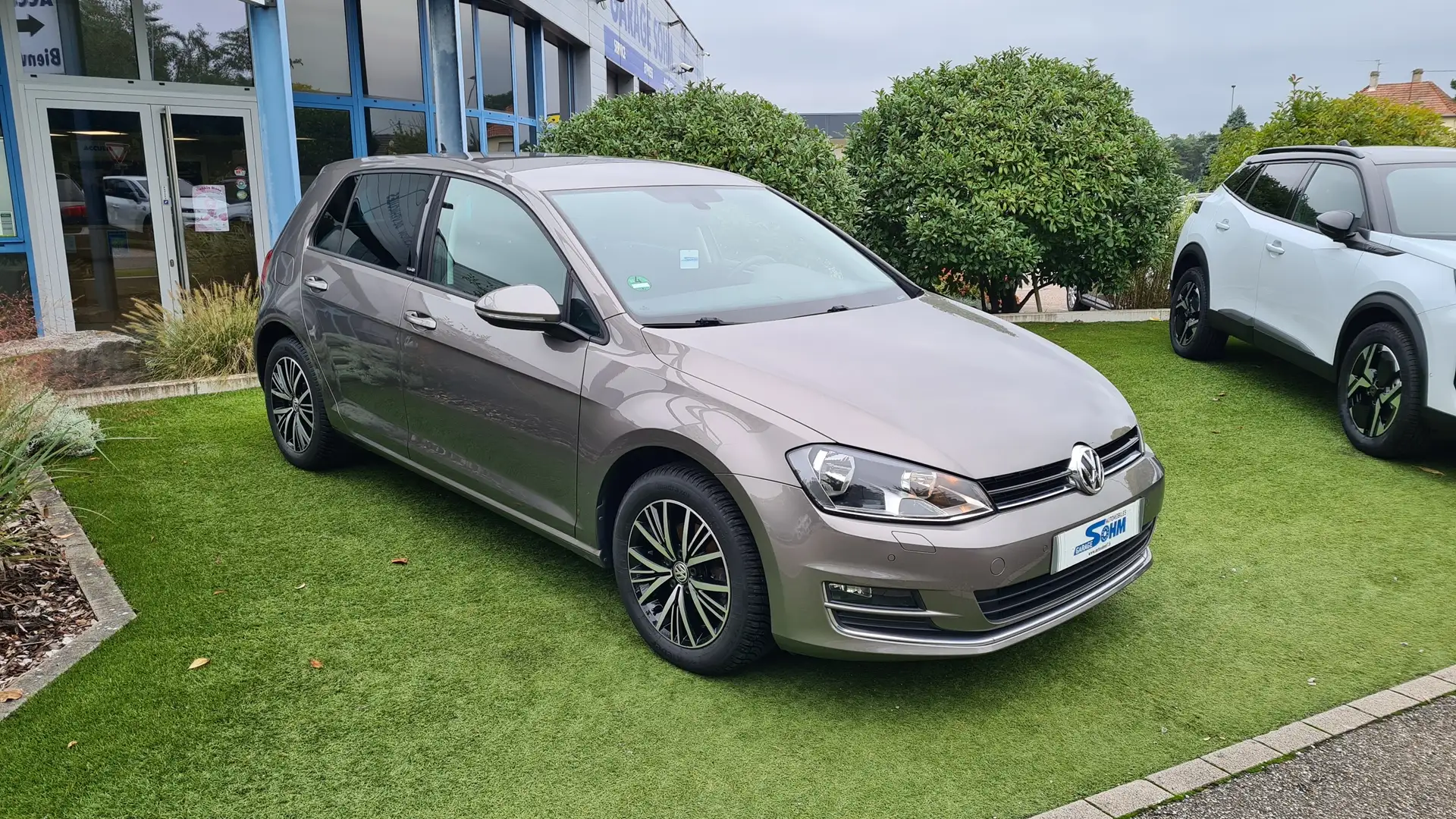 Volkswagen Golf 1.2 TSI 110CH BLUEMOTION TECHNOLOGY ALLSTAR 5P Grijs - 1