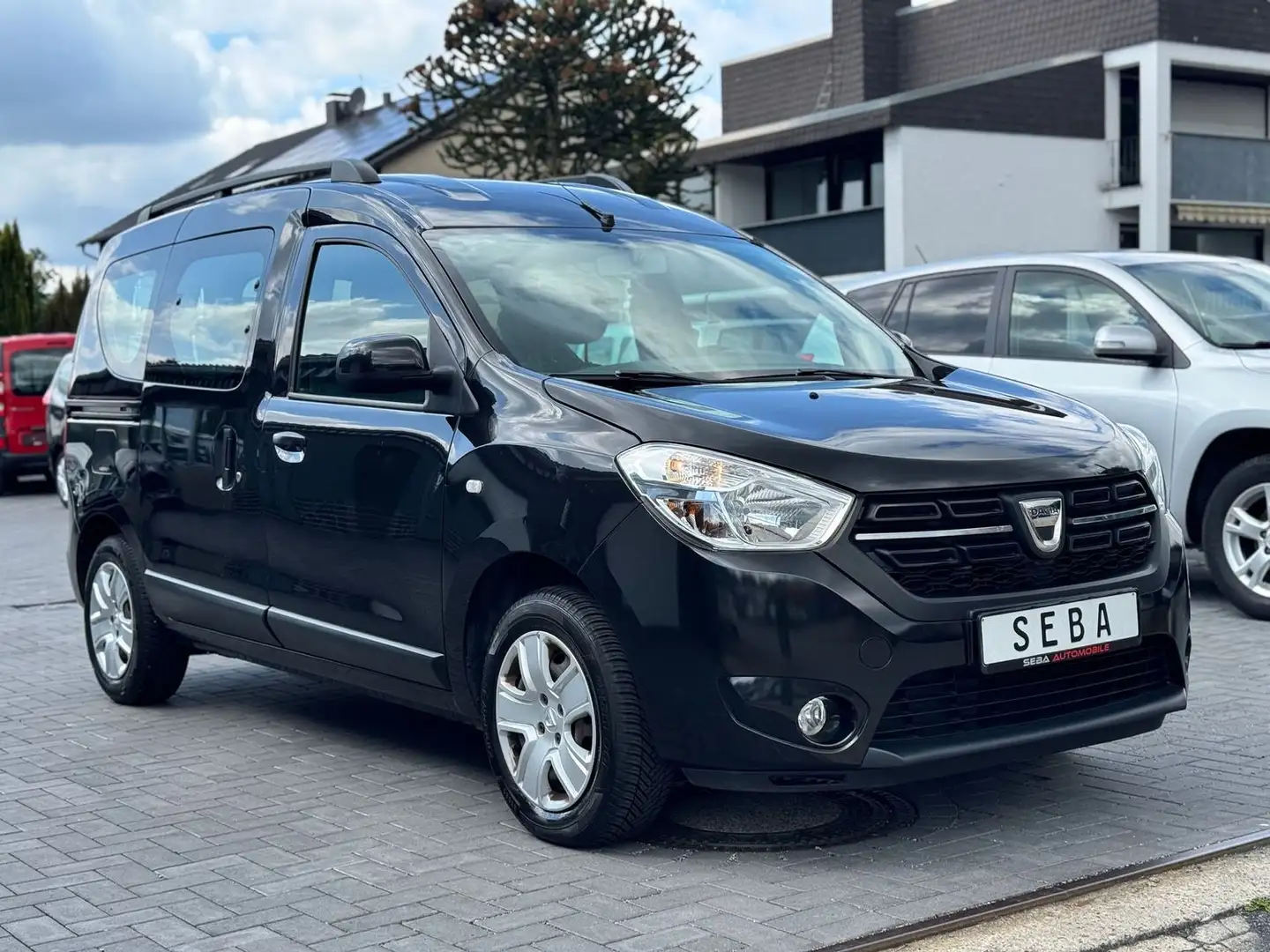 Dacia Dokker Laureate '1.Hand'Klima'Navi'Tempomat' Schwarz - 1