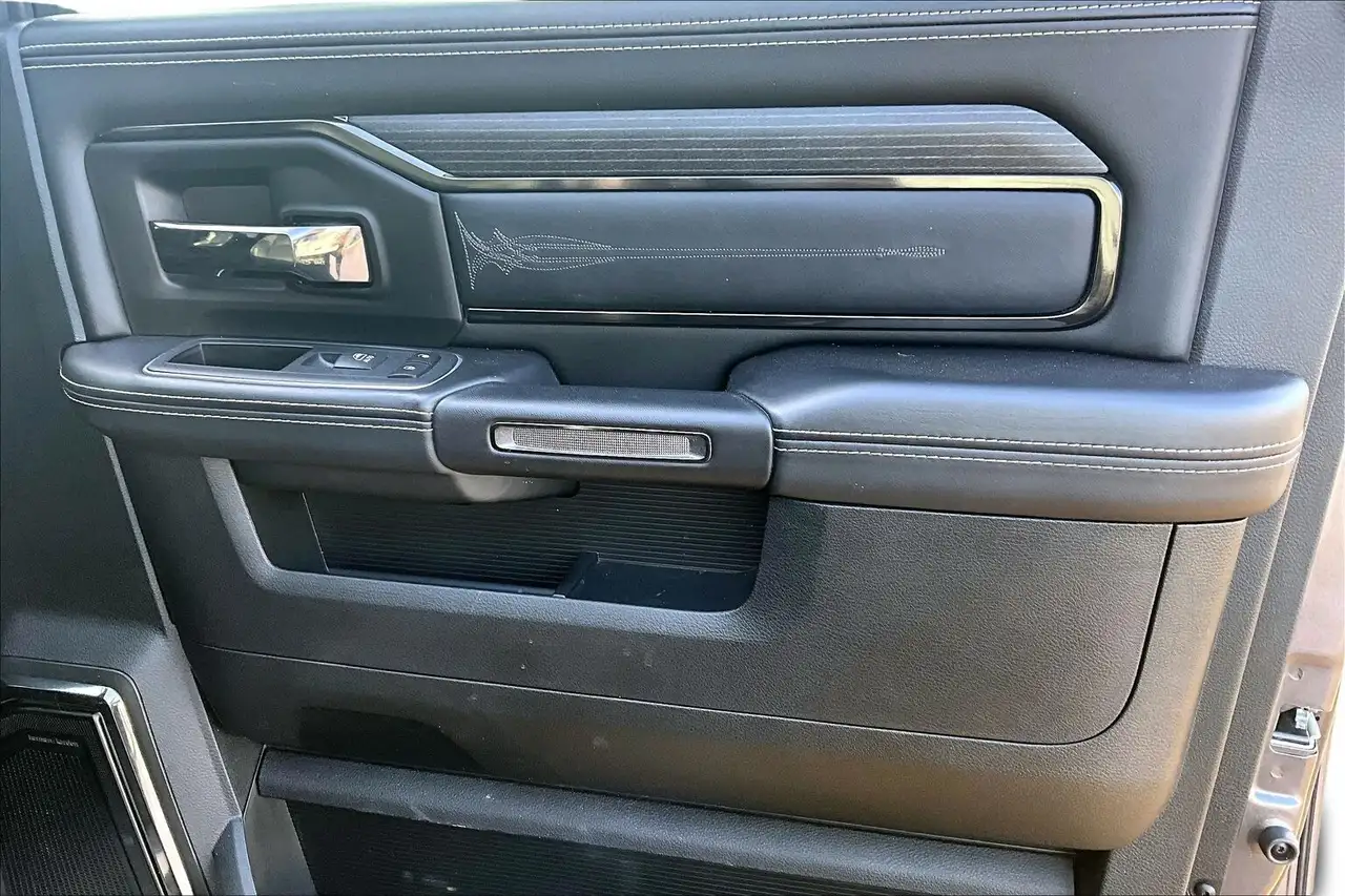 RAM 2500 снимка RAM 2500