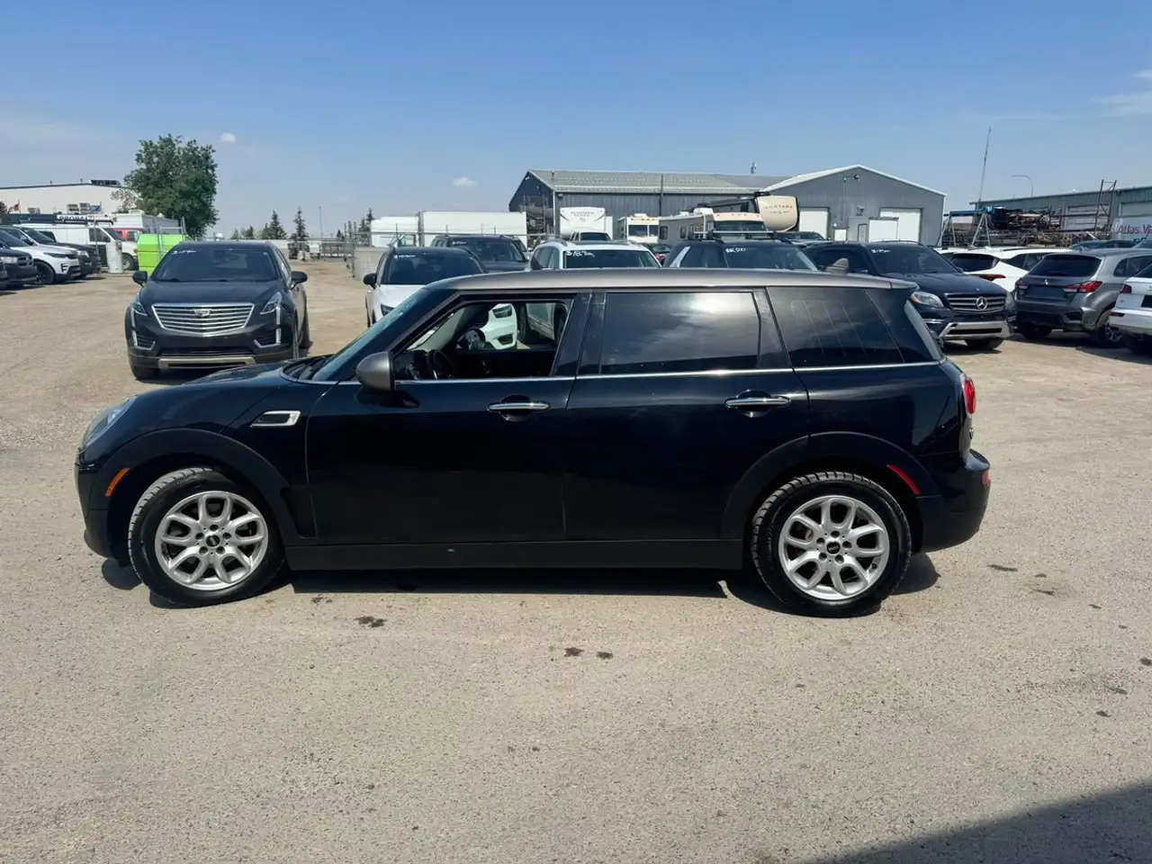 MINI Cooper Clubman снимка MINI Cooper Clubman