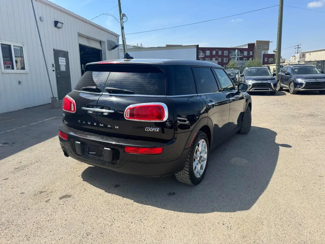 MINI Cooper Clubman снимка MINI Cooper Clubman