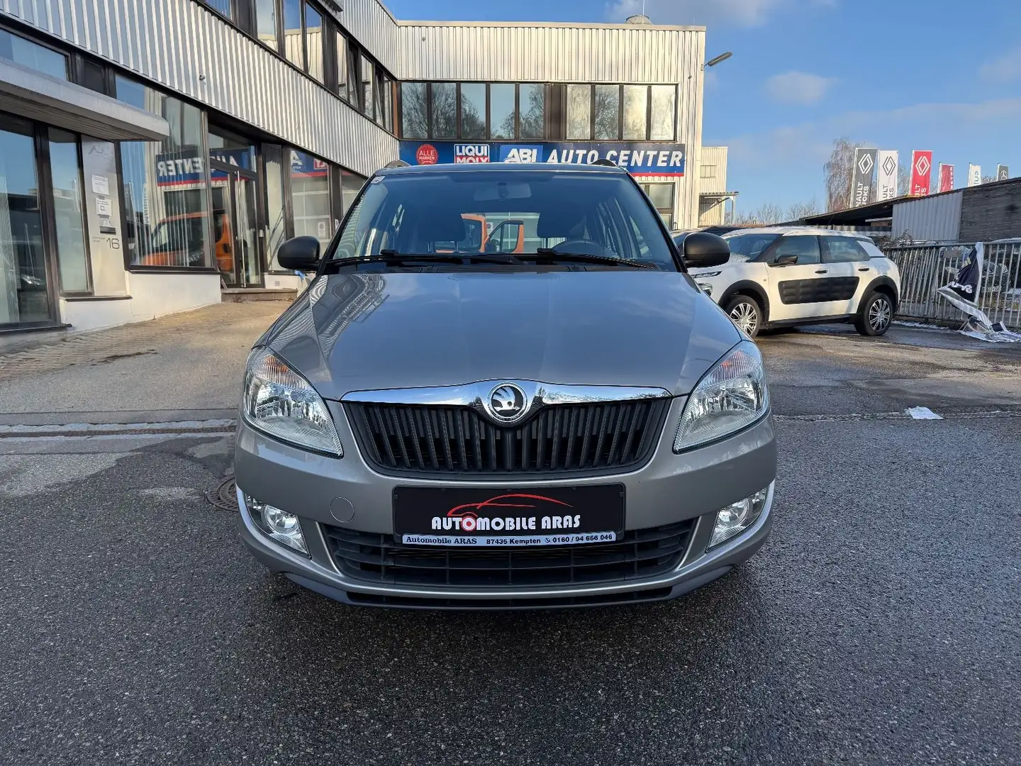 Skoda Fabia 1,2 8V TSI Combi Activen Tüvneu 1hand Beige - 2