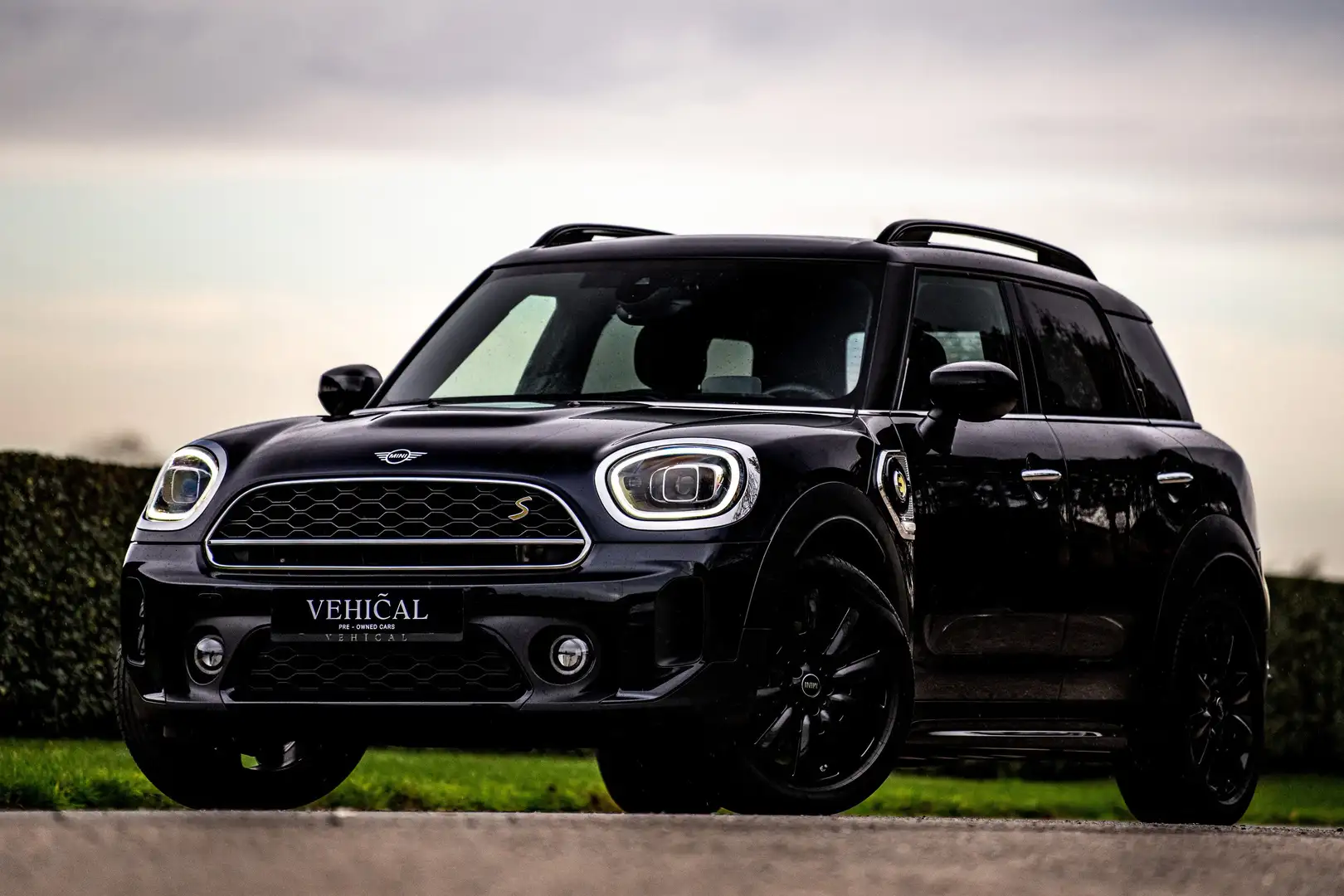 MINI Cooper SE Countryman All4 Yours Trim | HEADUP | CAMERA | LEDER |CARPLAY Noir - 1