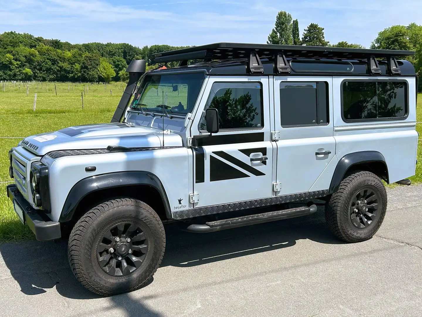 Land Rover Defender Defender 110 TD4 S by Matzker Silber - 2