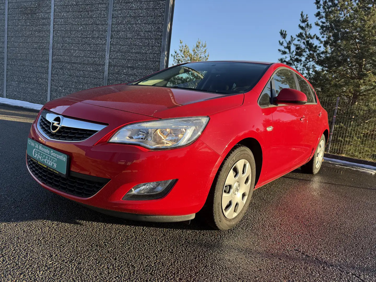 Opel Astra Astra Fließheck  5-Türer 1.6 Automatik Editi Rot - 2