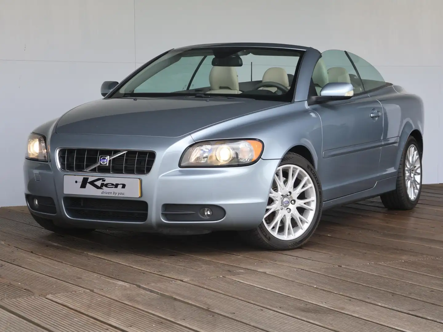 Volvo C70 Convertible 2.4i Momentum | Automaat | Navi | 5 Ci Blauw - 1