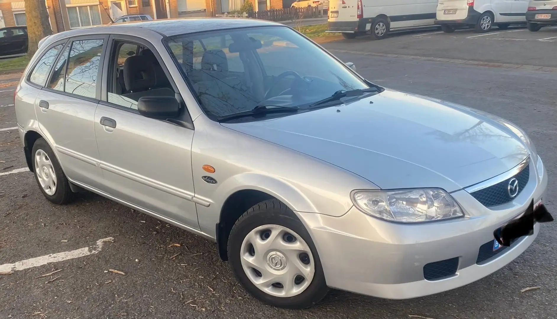 Mazda 323 F 1.4 Comfort - 2