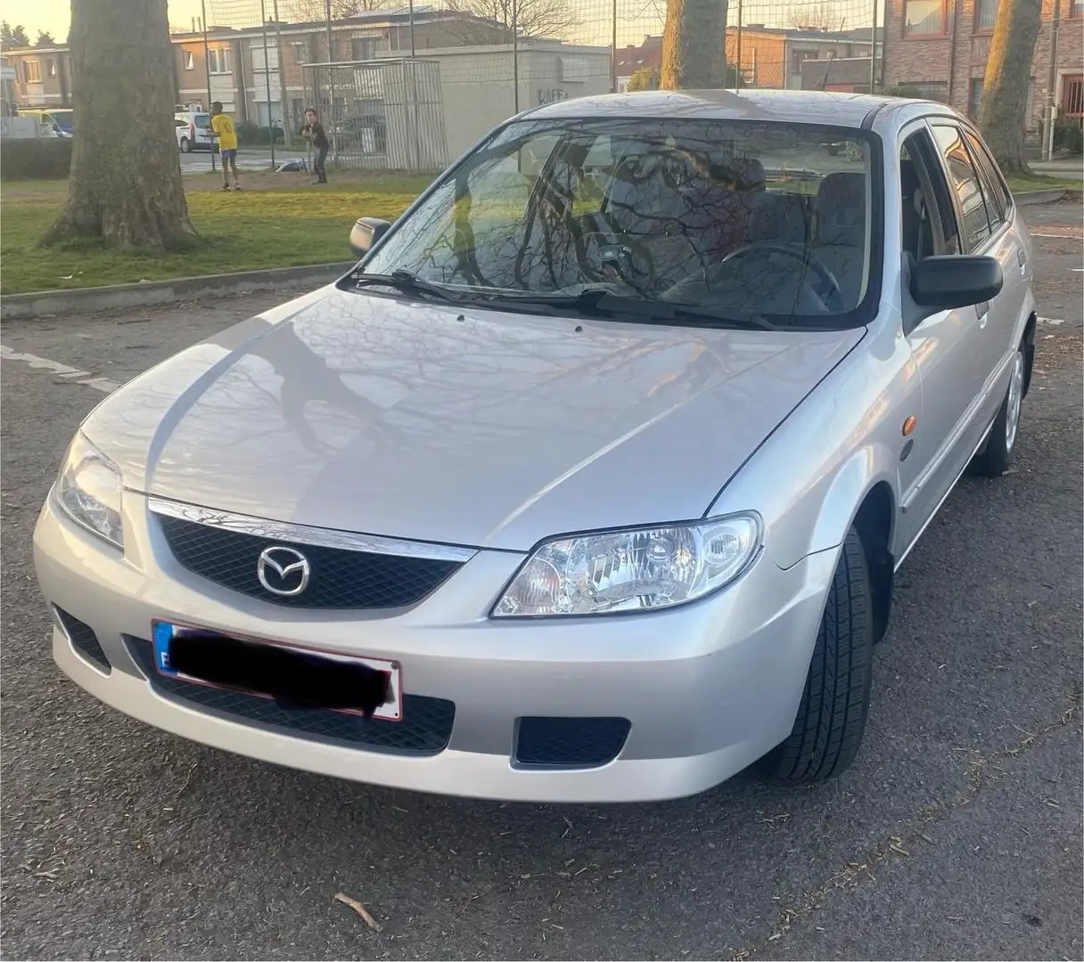 Mazda 323 F 1.4 Comfort - 1