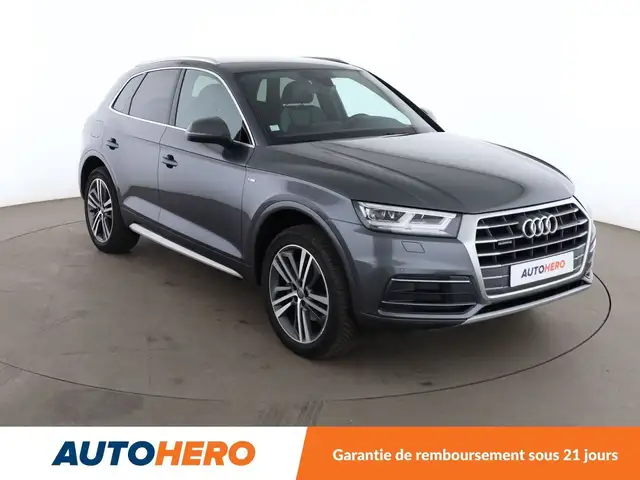 Audi Q5 view 8