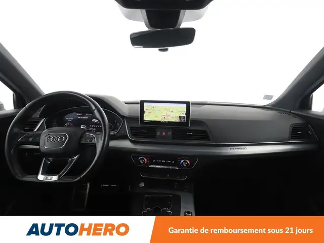 Audi Q5 view 12