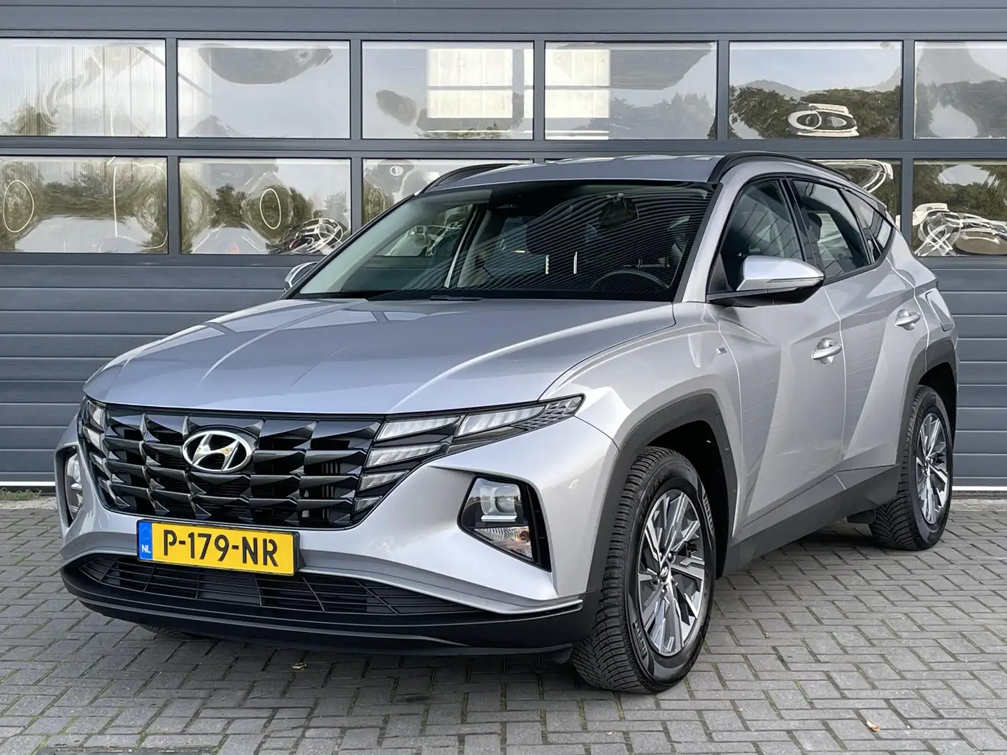 Hyundai TUCSON 1.6 T-GDI MHEV I-MOTION I TREKHAAK 1650KG I CLIMAT Сірий - 1