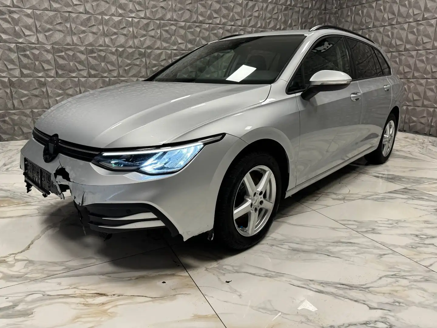 Volkswagen Golf VIII Variant Life*Led-Navi-Kamera* Plateado - 1