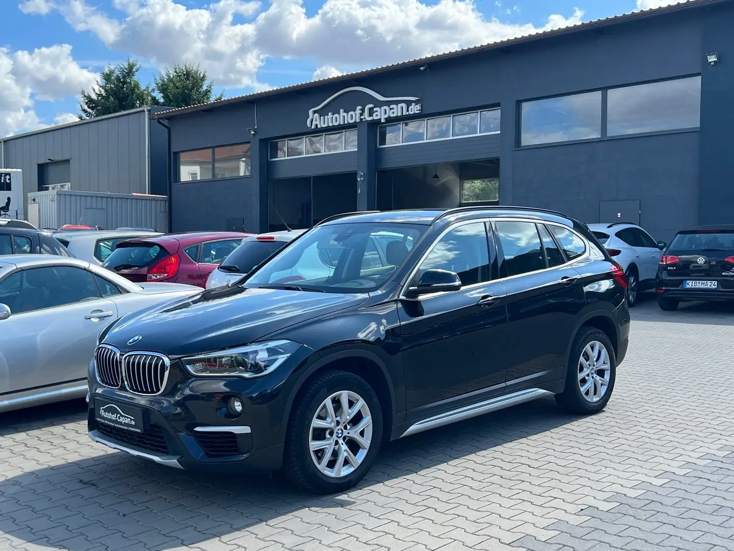 BMW X1 X1 18i xLine Automatik/Navi/PDC/2Ha/EU6/LED/Kamera Schwarz - 1