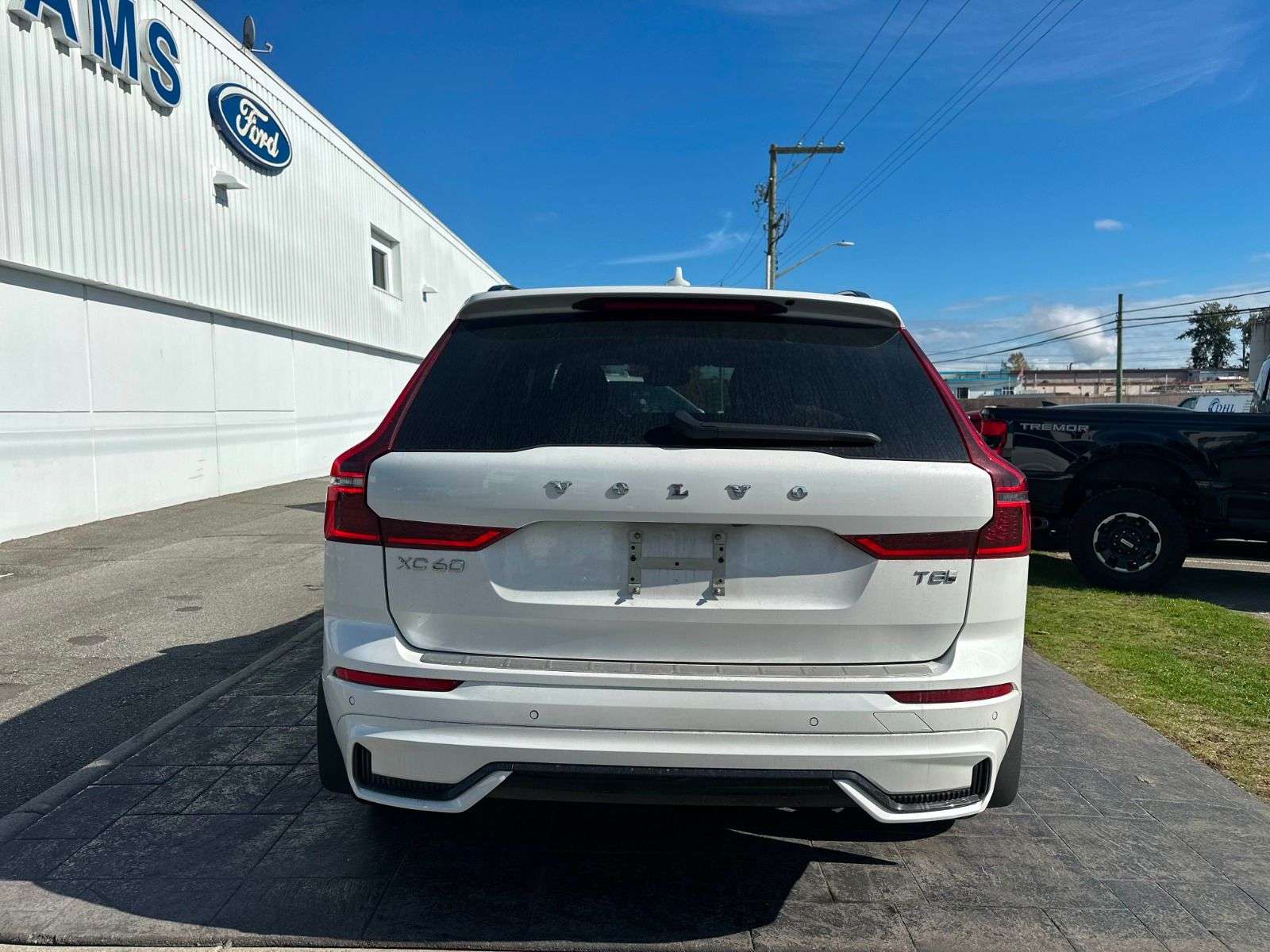2026 Volvo XC60 — photo 4