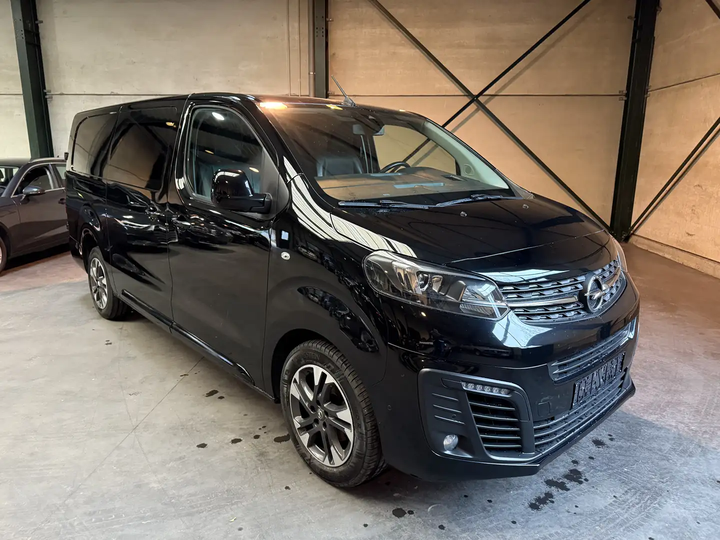 Opel Vivaro Vivaro 2.0 D Cargo L EHZ Elegance Zwart - 1