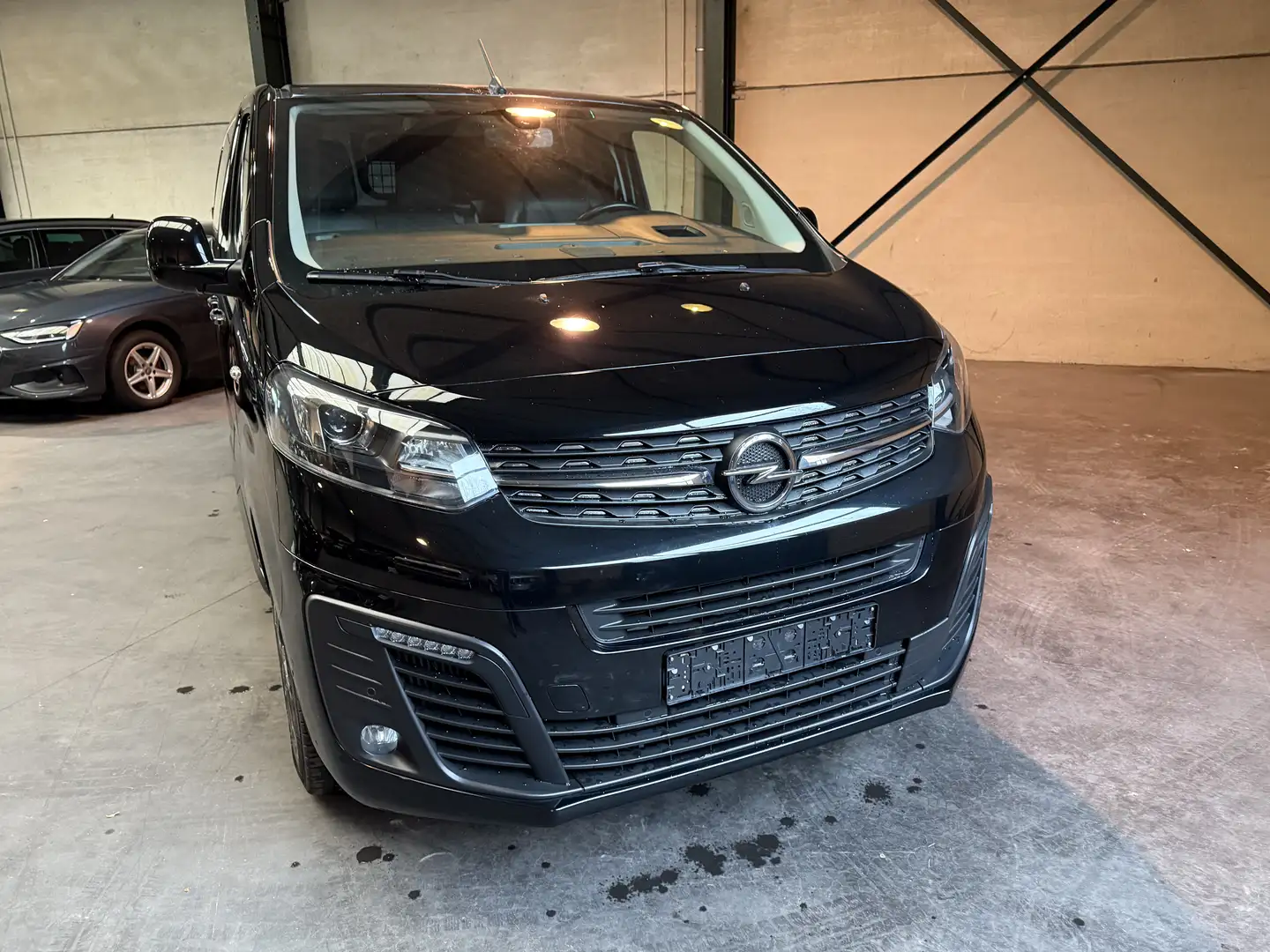 Opel Vivaro Vivaro 2.0 D Cargo L EHZ Elegance Zwart - 2