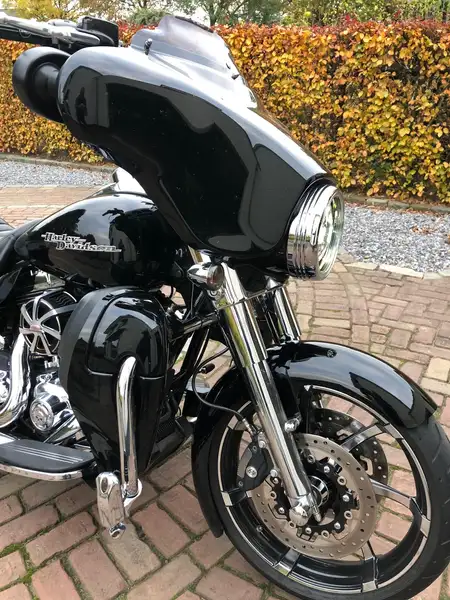 Harley-Davidson Street Glide - foto 3