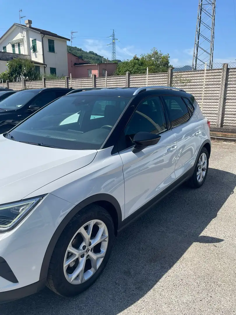 SEAT Arona 1.0 ecotsi FR 95cv Bianco - 2