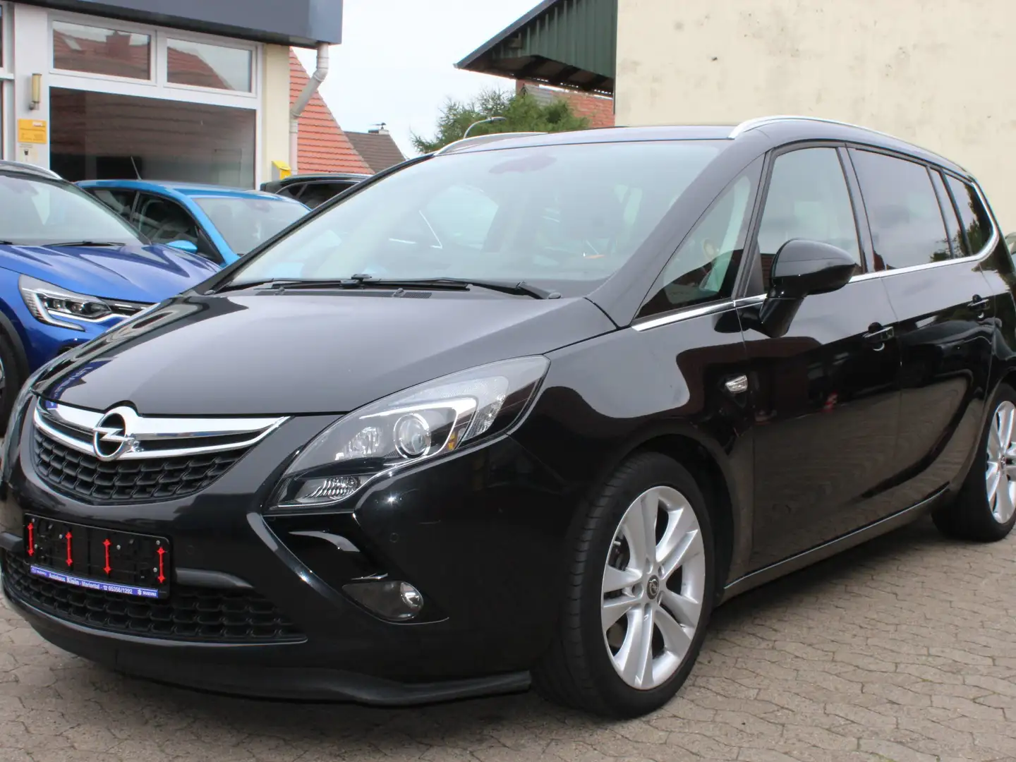 Opel Zafira Tourer Innovation inkl. AHK Schwarz - 2