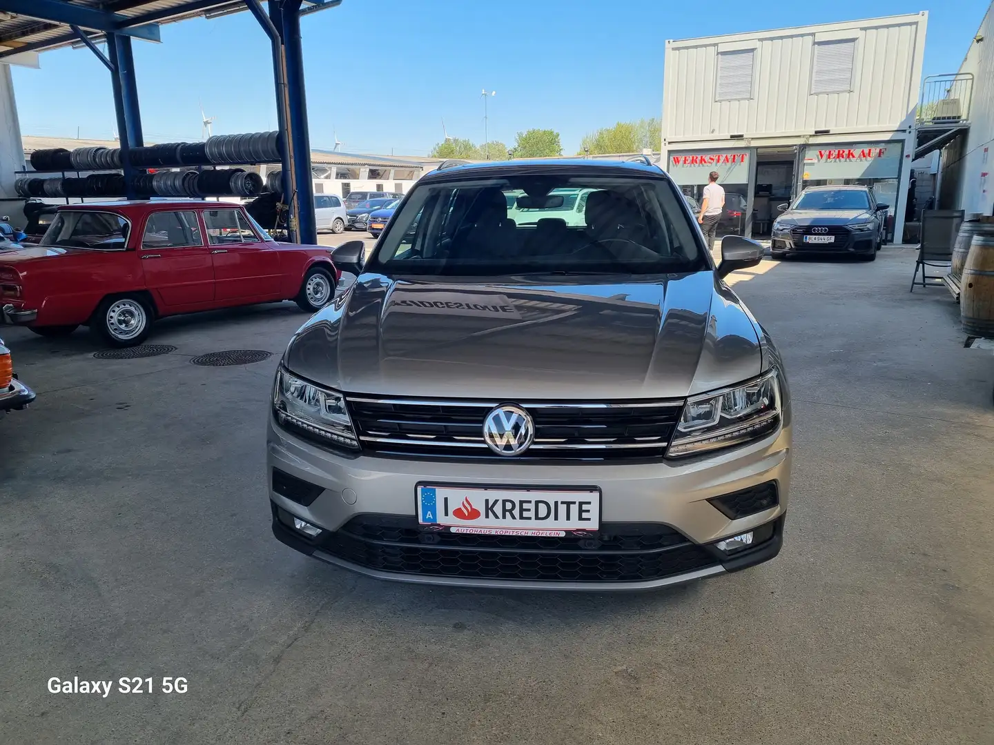 Volkswagen Tiguan 1,5 TSi Sky - Neuwertig! Grau - 2
