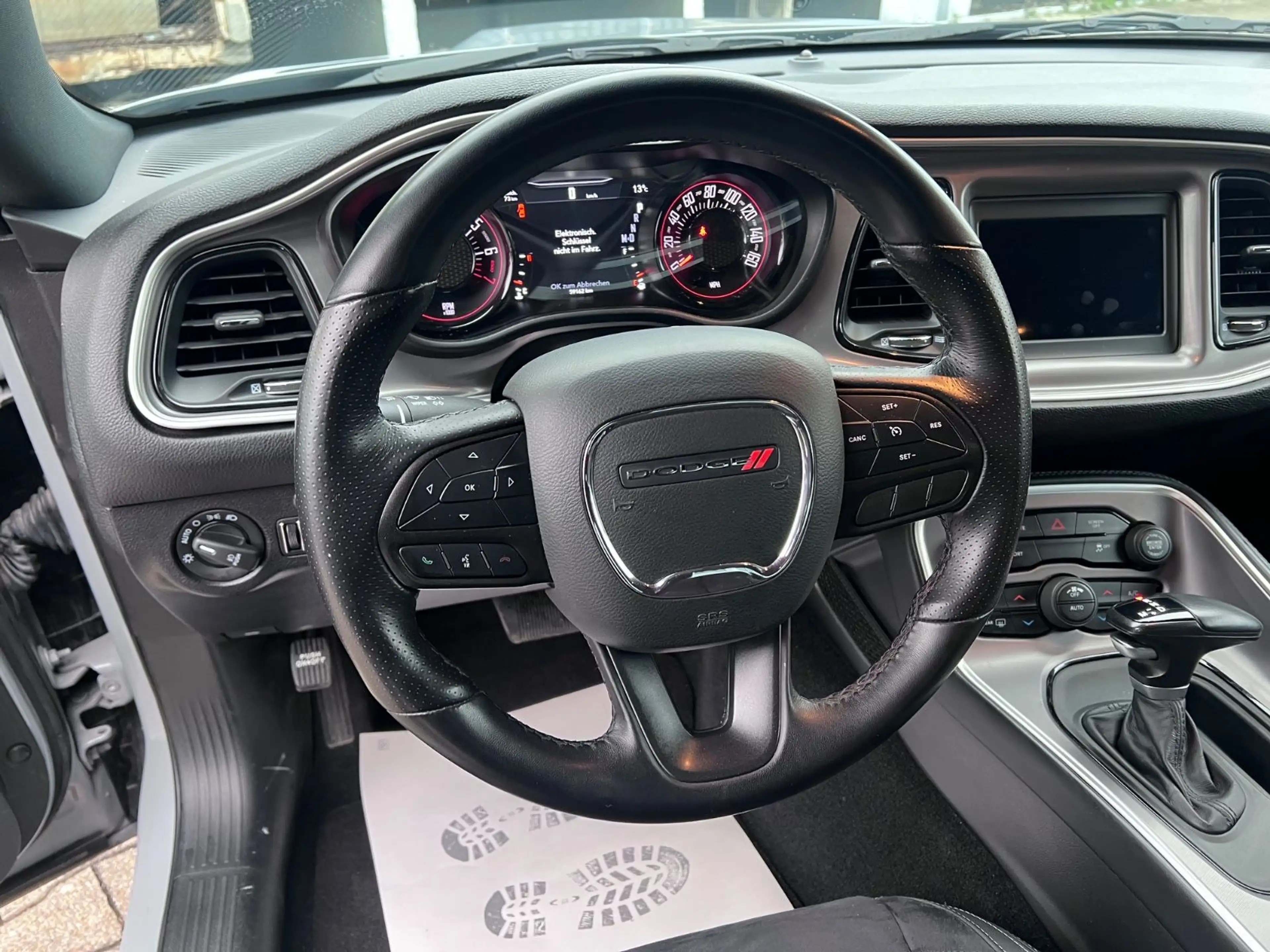 Dodge Challenger SXT Black Top 20 Zoll — photo 15
