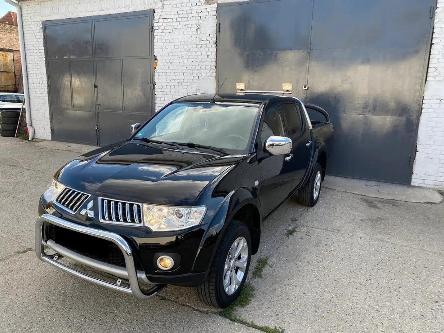 Mitsubishi L200 L200+Pick+Up+4x4+DPFIntense+Double+Cab Negro - 2