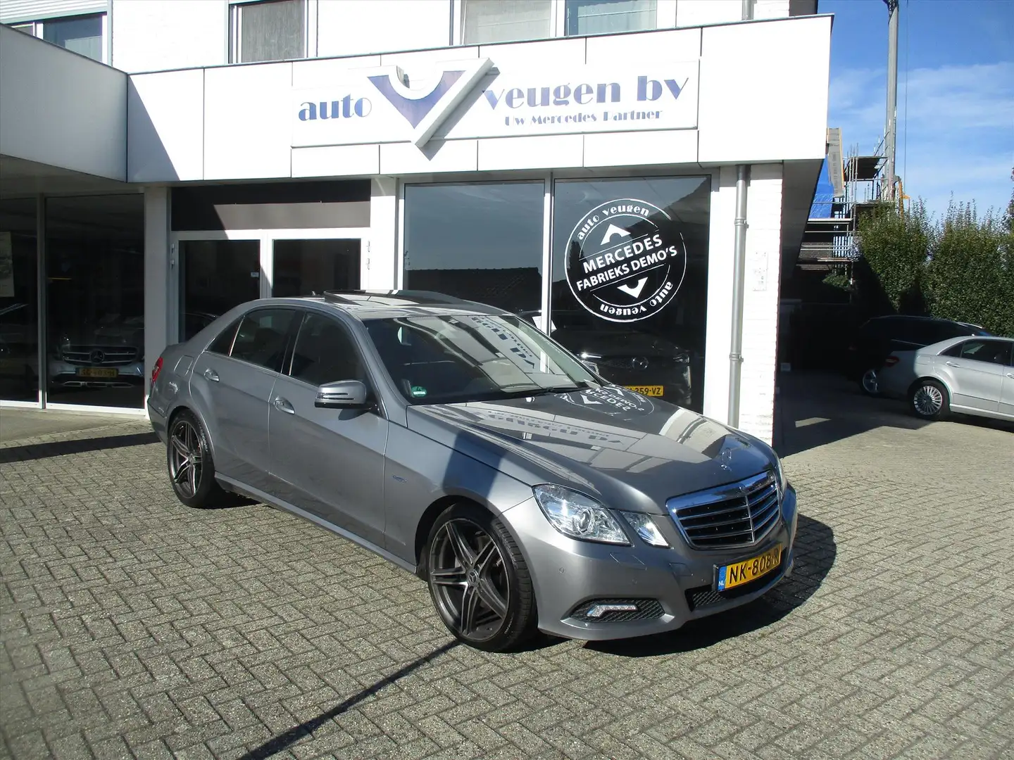 Mercedes-Benz E 350 E350 CGI BlueEfficiency Aut. AVANTGARDE / Youngtim Gris - 1
