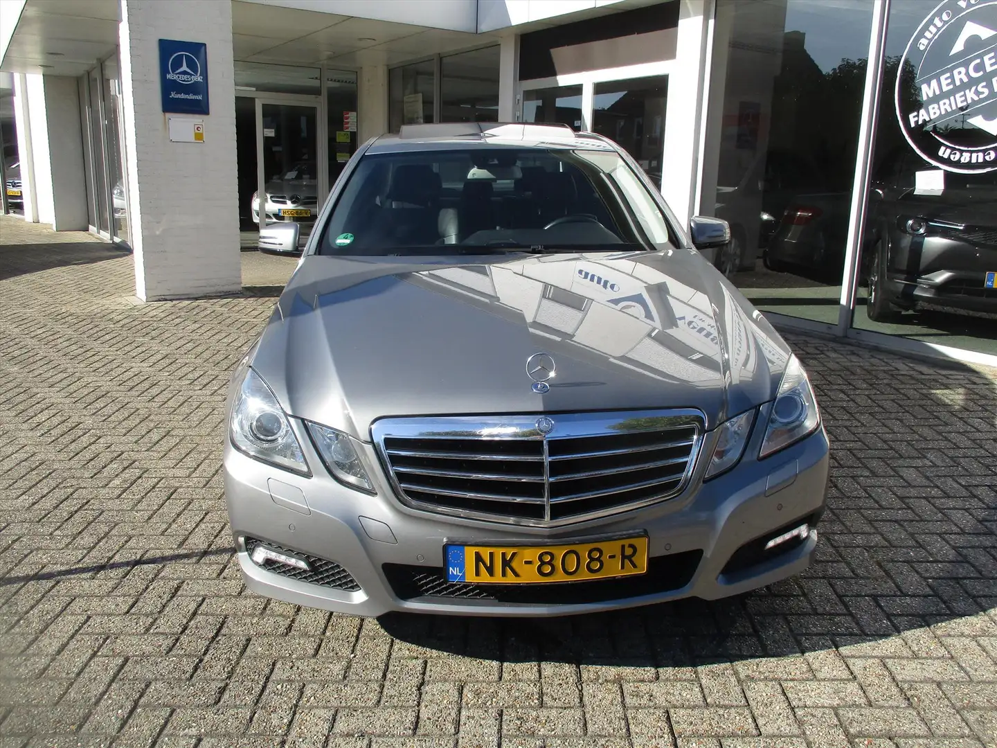 Mercedes-Benz E 350 E350 CGI BlueEfficiency Aut. AVANTGARDE / Youngtim Gris - 2
