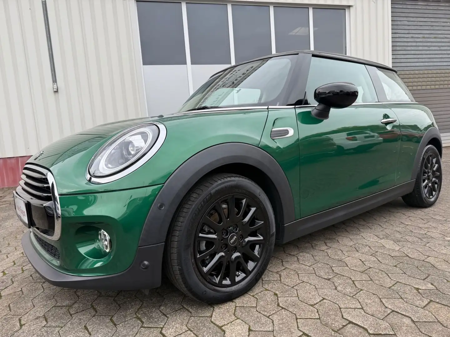 MINI Cooper 1,5 100kW 136PS LED/PDC/SHZ/BritishRacing Grün - 2