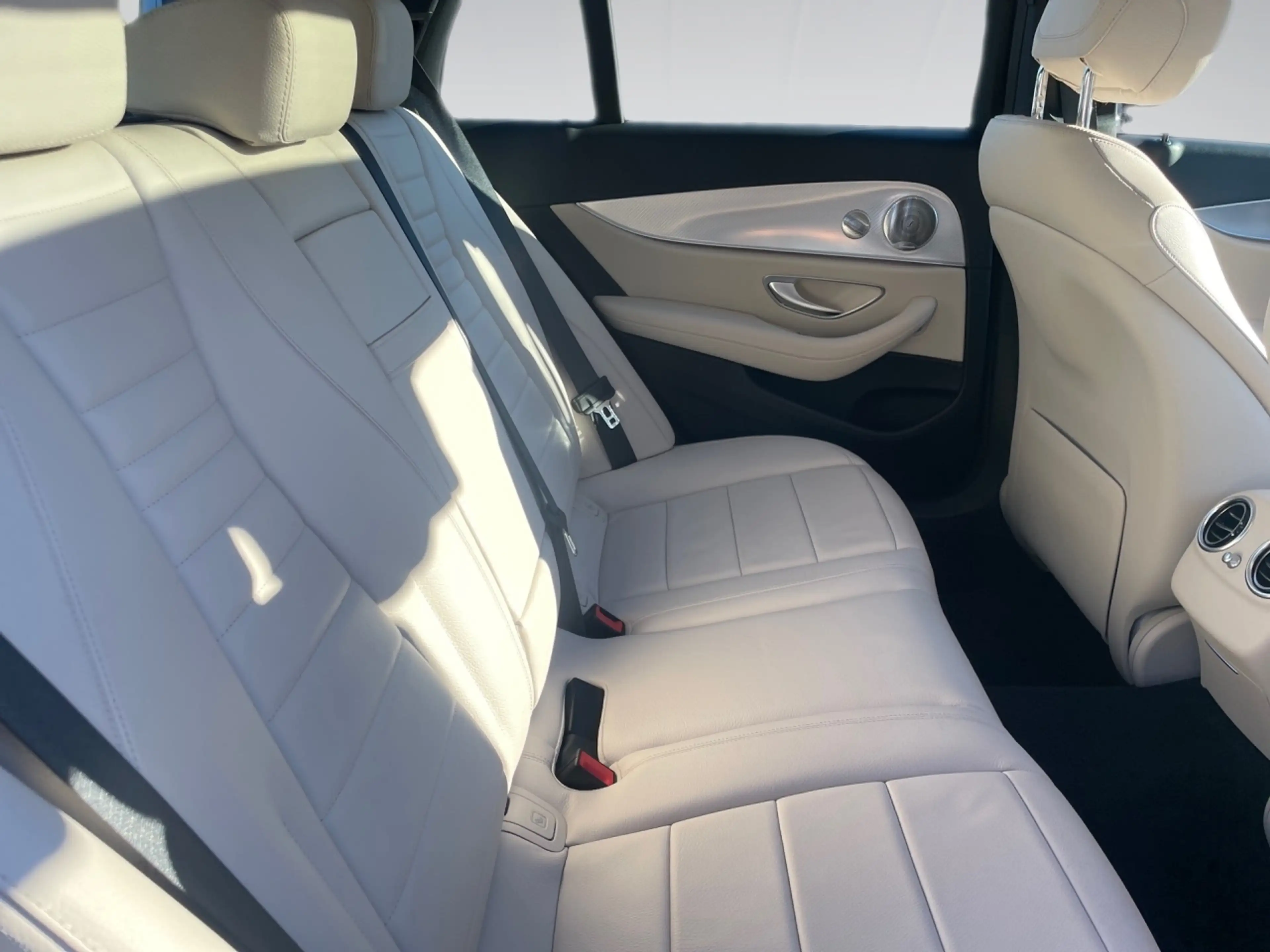 Mercedes-Benz E 400 d 4MATIC All-Terrain Burmester Carbon 360 — photo 13