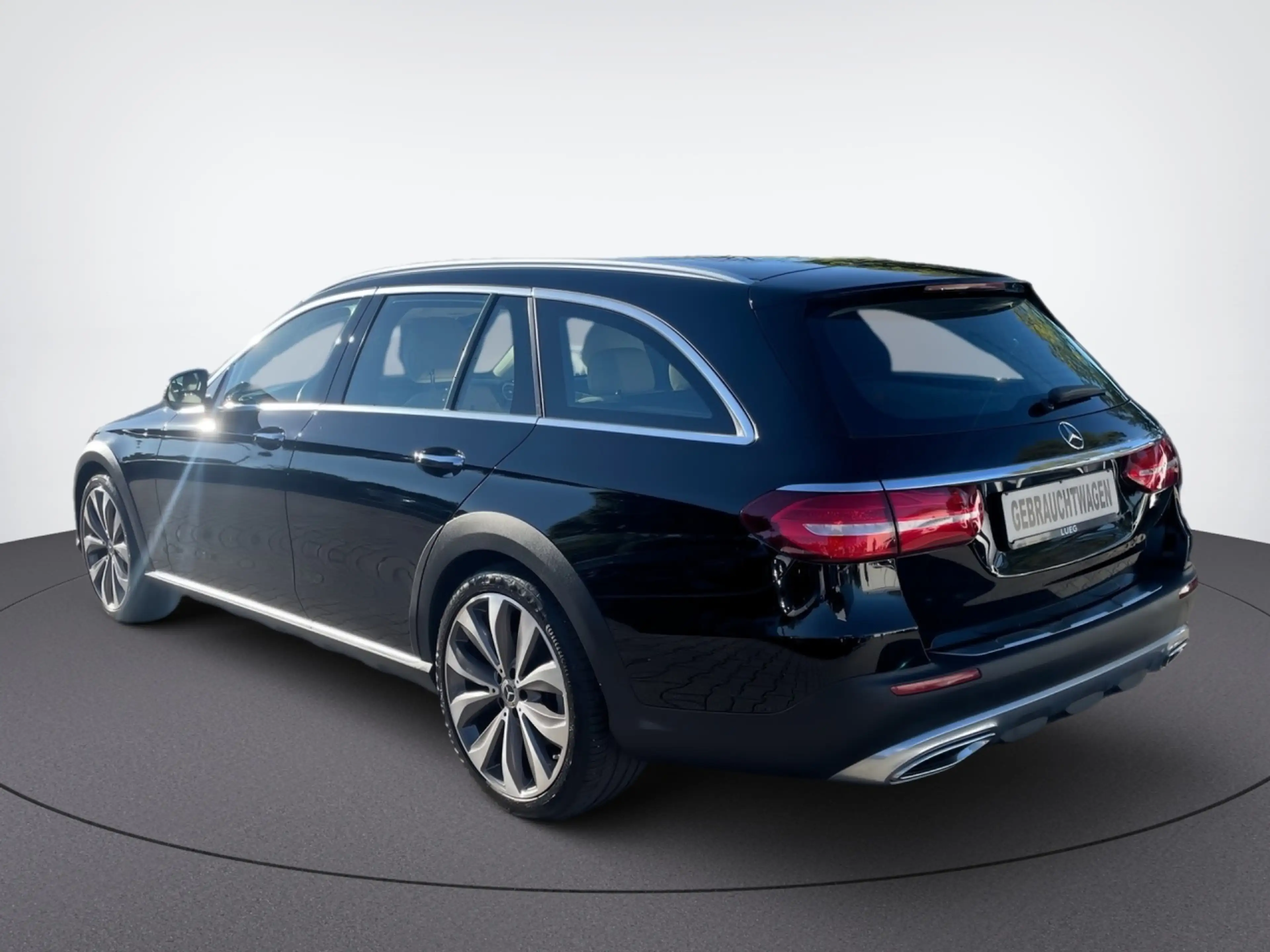Mercedes-Benz E 400 d 4MATIC All-Terrain Burmester Carbon 360 — photo 4