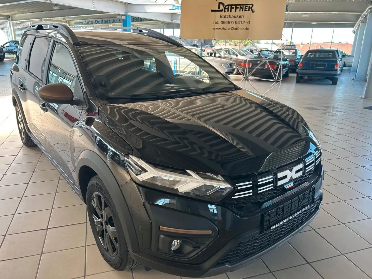 Dacia Jogger Hybrid 140 Automatik 7-Sitzer/DAB/PDC Schwarz - 2