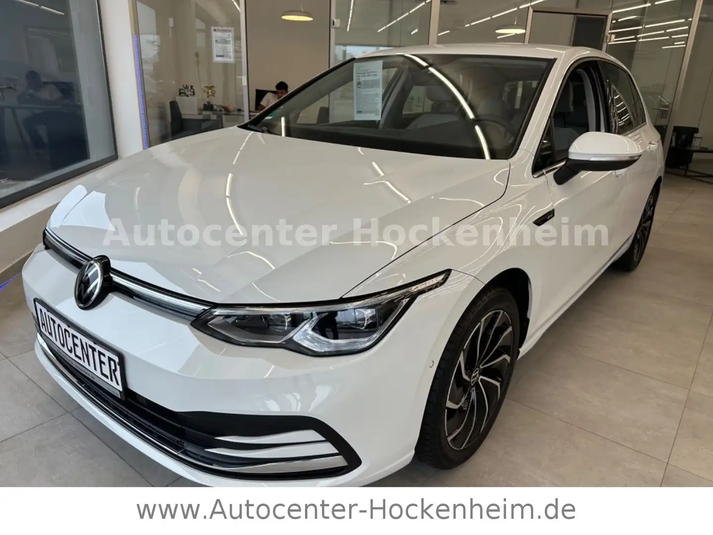 Volkswagen Golf VIII Lim. Style / AHK/ ABST-Tempo /LED Weiß - 2
