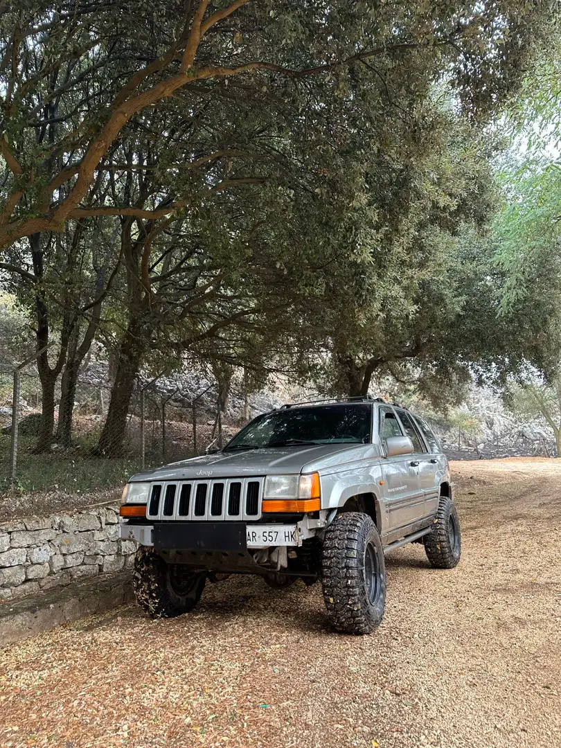 Jeep Grand Cherokee 2.5 td Laredo Gris - 1