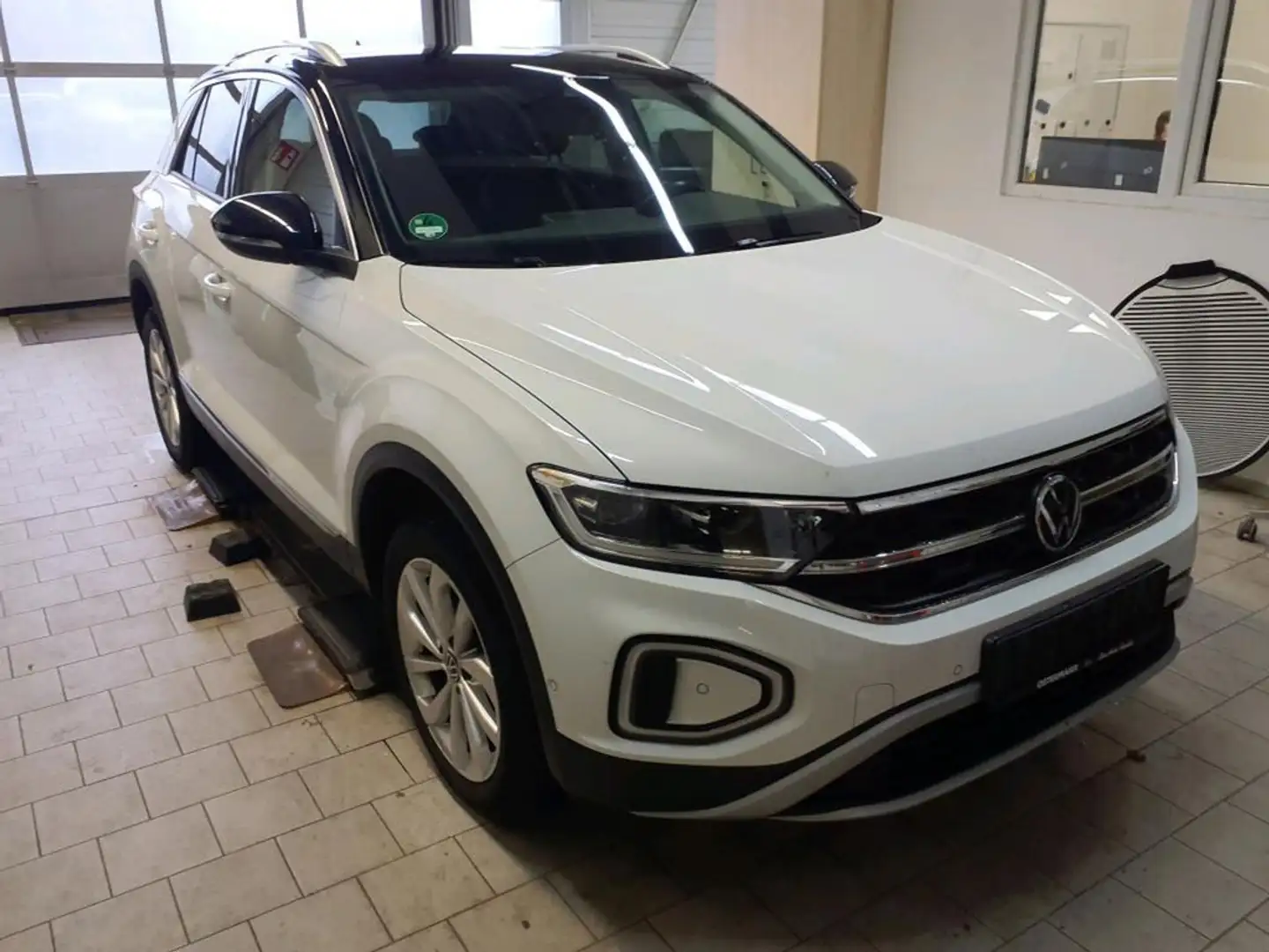 Volkswagen T-Roc 1.0 TSI Style Navi*SHZ*LED Weiß - 2